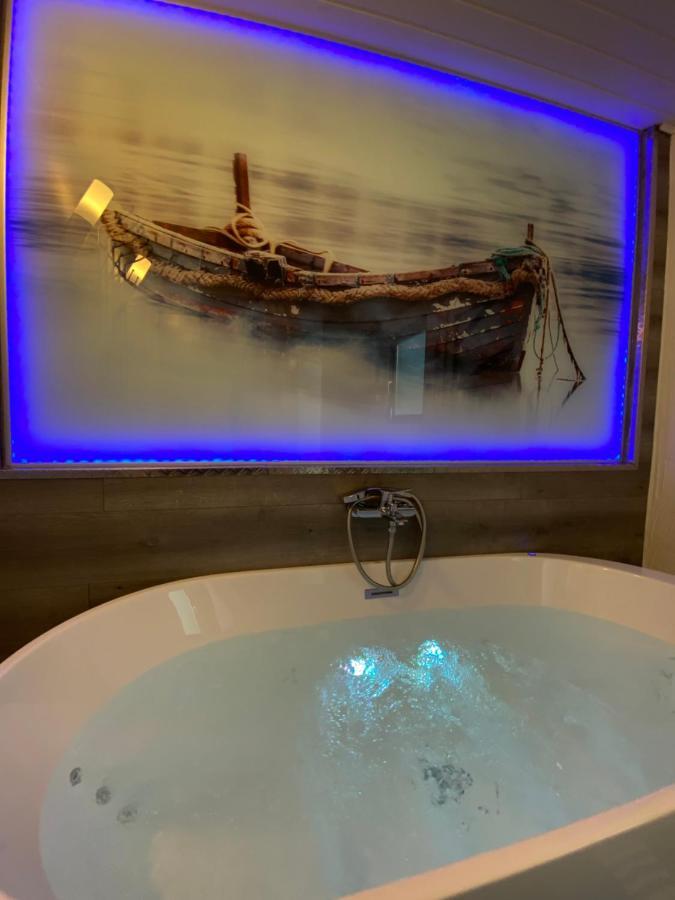 Gleis 2, Waggon Mit Ofen, Optional Mit Whirlpool Und Sauna Dahlem  Eksteriør bilde